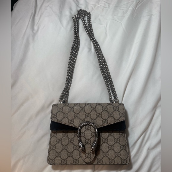 Gucci Beige GG Supreme Dionysus Crossbody Bag with Silver Hardware - Picture 3 of 3